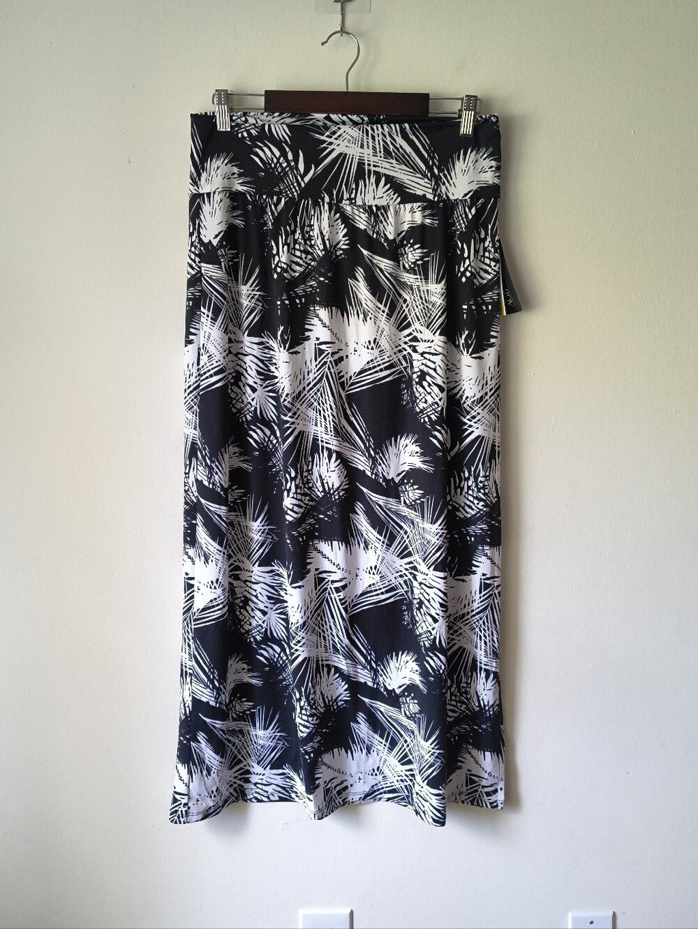 AGB Black White Tropical Palm Leaf Print Maxi Skirt Large NWT